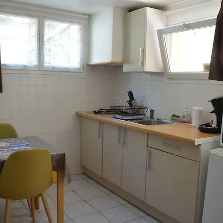 Studio Meuble Independant Tout Confort Classe 2** Aubenas Exterior photo